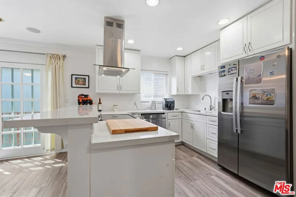 940 7th Street #8 Santa Monica, CA 90403