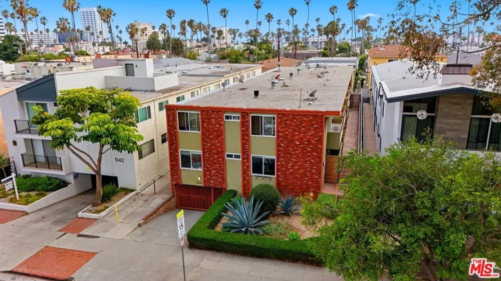 940 7th Street #8 Santa Monica, CA 90403