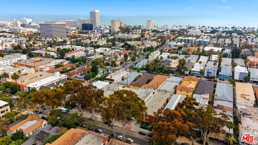 940 7th Street #8 Santa Monica, CA 90403
