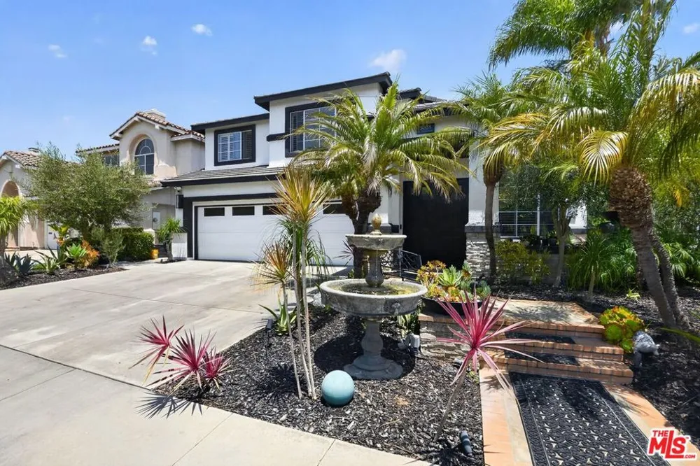 5018 S Chariton Avenue Los Angeles, CA 90056