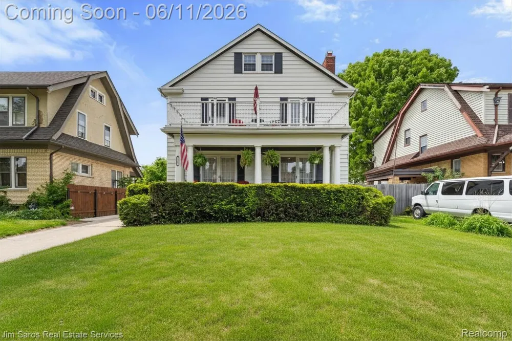 1215 Nottingham Road Grosse Pointe Park City, MI 48230