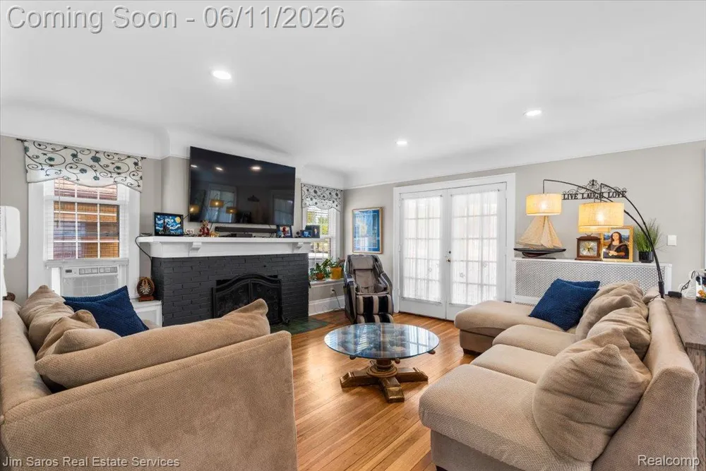 1215 Nottingham Road Grosse Pointe Park City, MI 48230