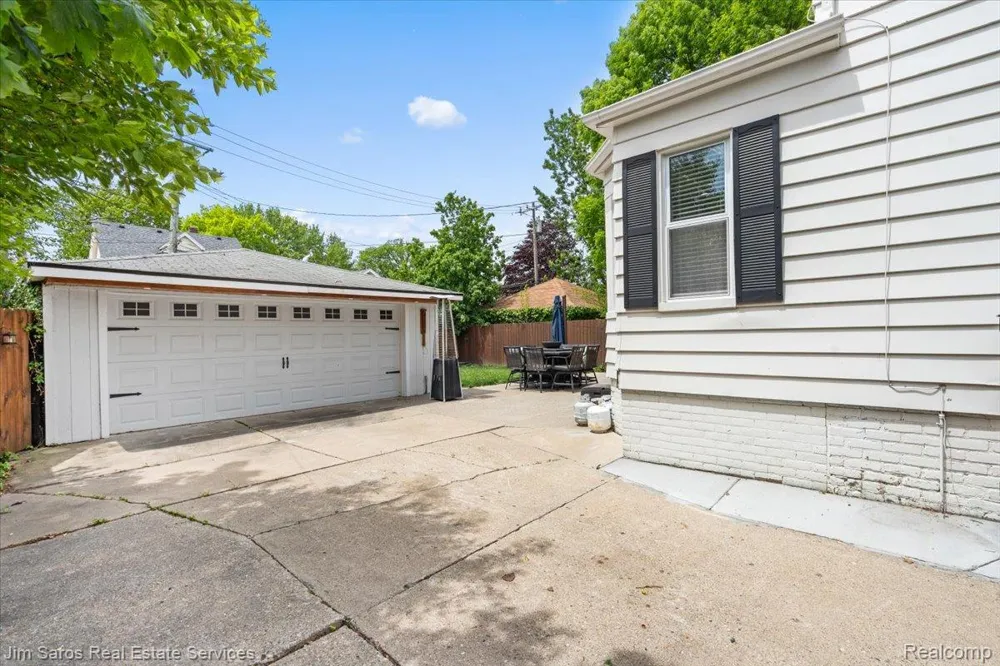 1215 Nottingham Road Grosse Pointe Park City, MI 48230