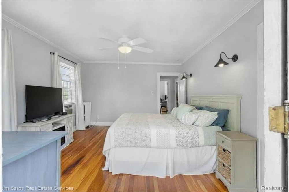 1215 Nottingham Road Grosse Pointe Park City, MI 48230