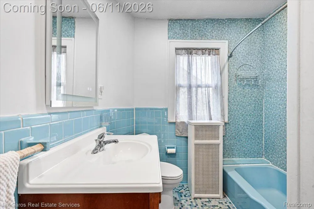 1215 Nottingham Road Grosse Pointe Park City, MI 48230