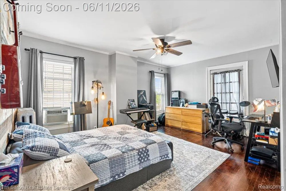 1215 Nottingham Road Grosse Pointe Park City, MI 48230