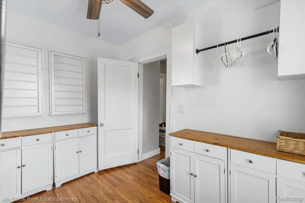 1215 Nottingham Road Grosse Pointe Park City, MI 48230