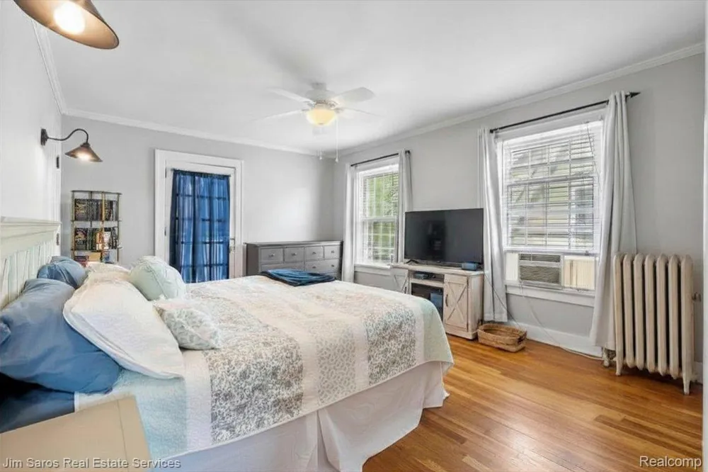 1215 Nottingham Road Grosse Pointe Park City, MI 48230