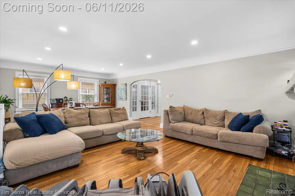 1215 Nottingham Road Grosse Pointe Park City, MI 48230