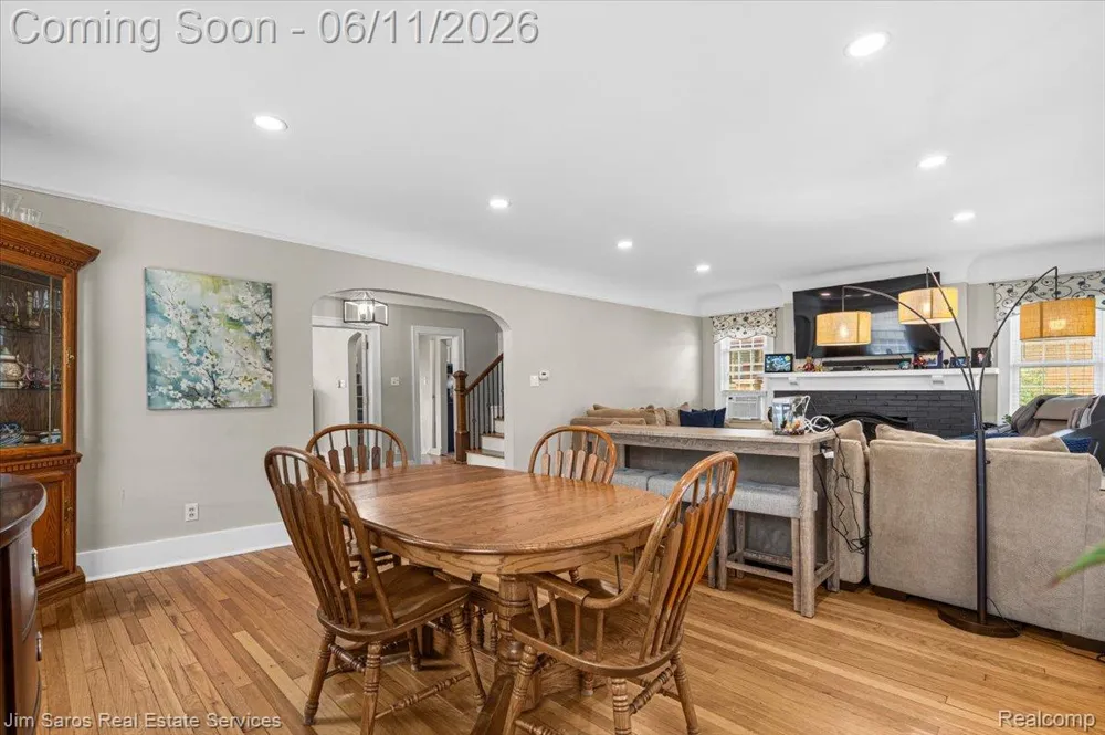 1215 Nottingham Road Grosse Pointe Park City, MI 48230