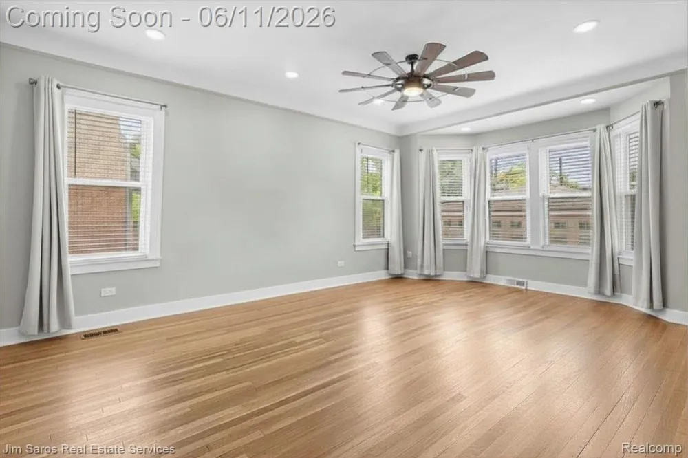 1215 Nottingham Road Grosse Pointe Park City, MI 48230
