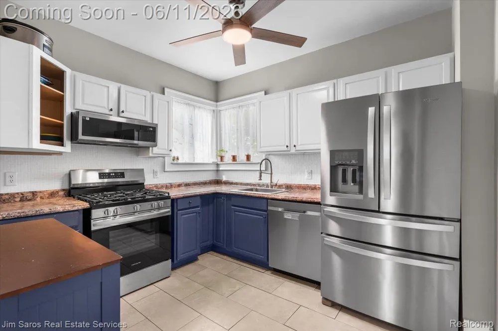 1215 Nottingham Road Grosse Pointe Park City, MI 48230