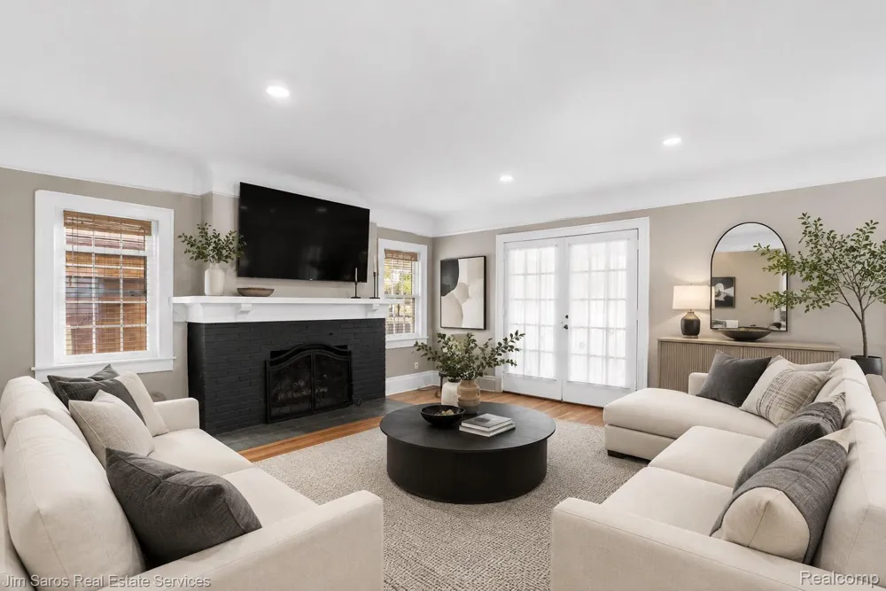 1215 Nottingham Road Grosse Pointe Park City, MI 48230