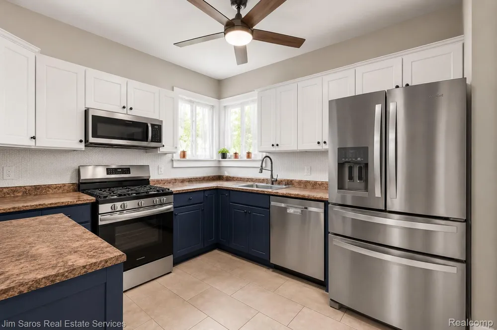 1215 Nottingham Road Grosse Pointe Park City, MI 48230