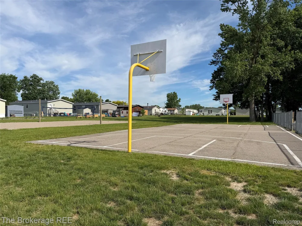 33051 Heatherwood Lot 244 New Haven Village, MI 40848
