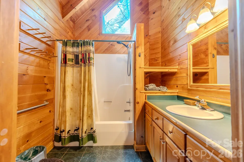 49 Creekside Loop Spruce Pine, NC 28777