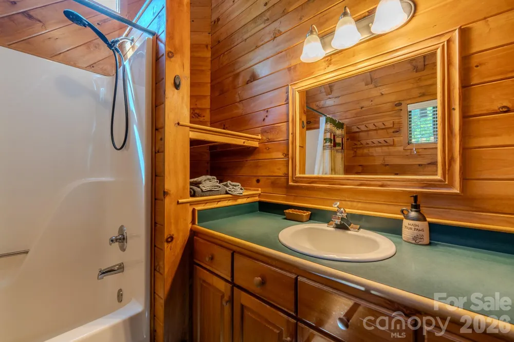 49 Creekside Loop Spruce Pine, NC 28777