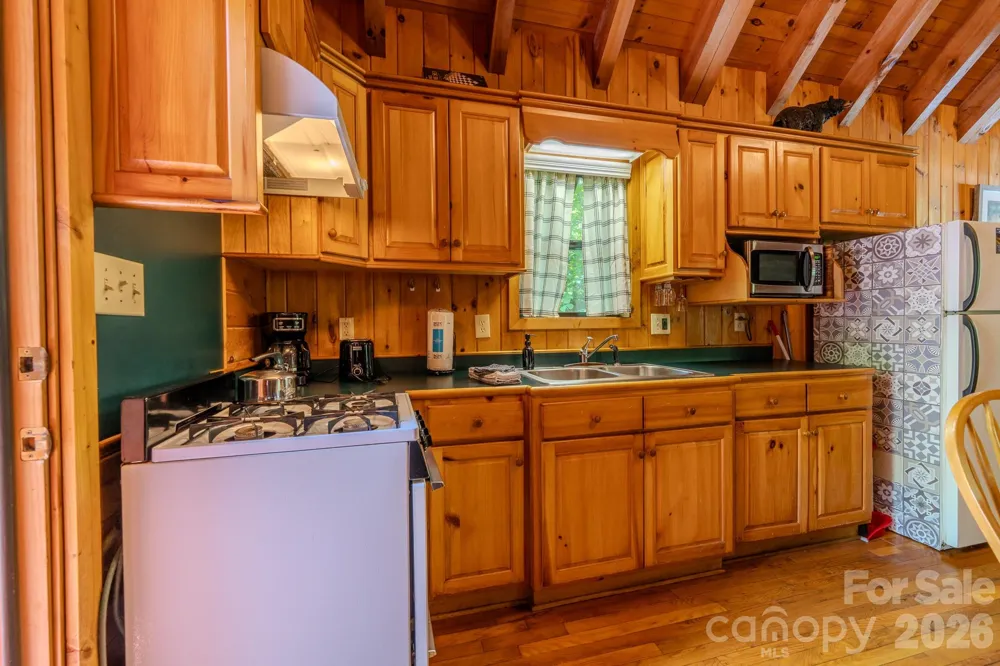 49 Creekside Loop Spruce Pine, NC 28777
