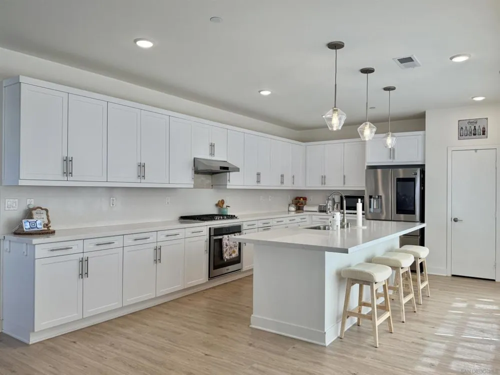 8866 Weston Santee, CA 92071