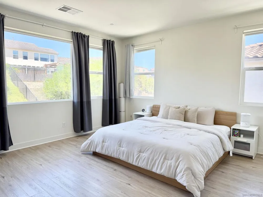 8866 Weston Santee, CA 92071