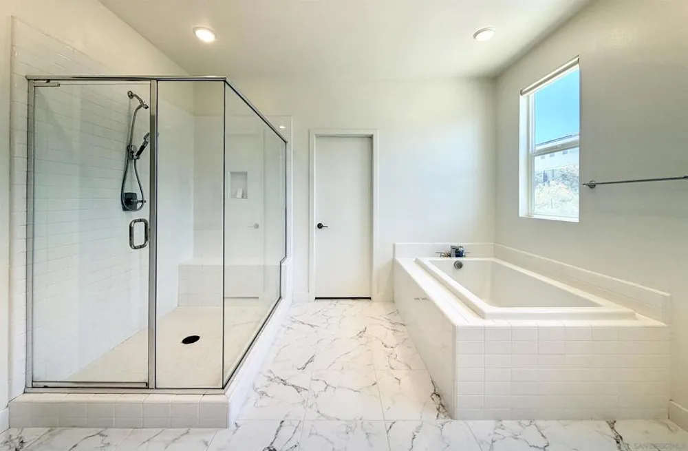8866 Weston Santee, CA 92071