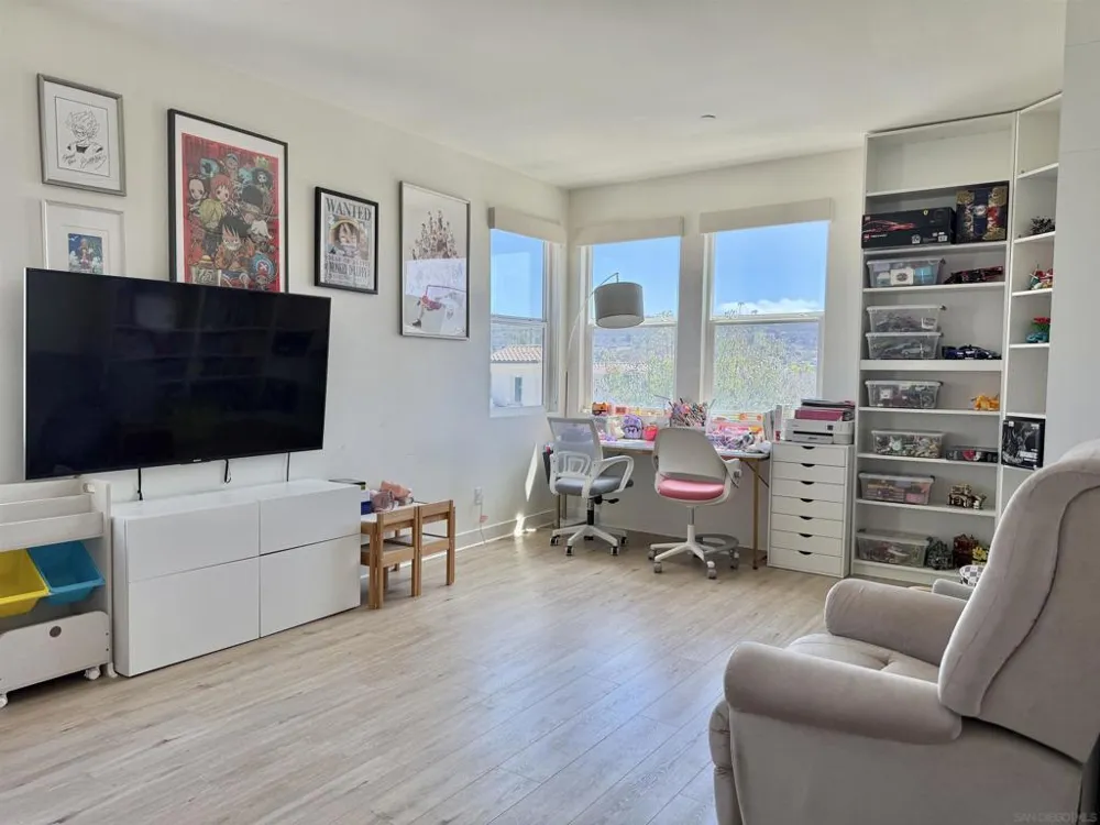 8866 Weston Santee, CA 92071