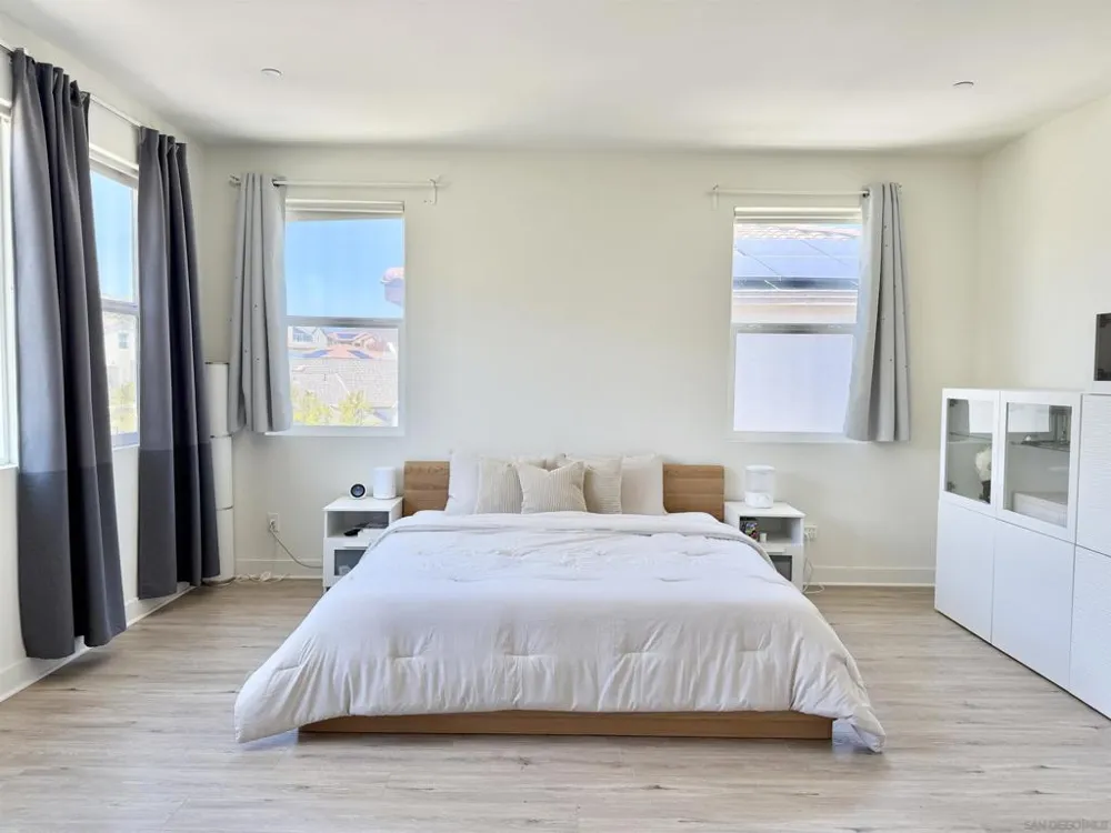 8866 Weston Santee, CA 92071