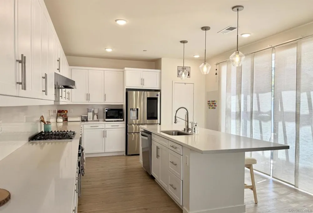 8866 Weston Santee, CA 92071