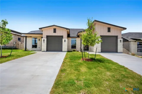 1305 Lone Pine Way