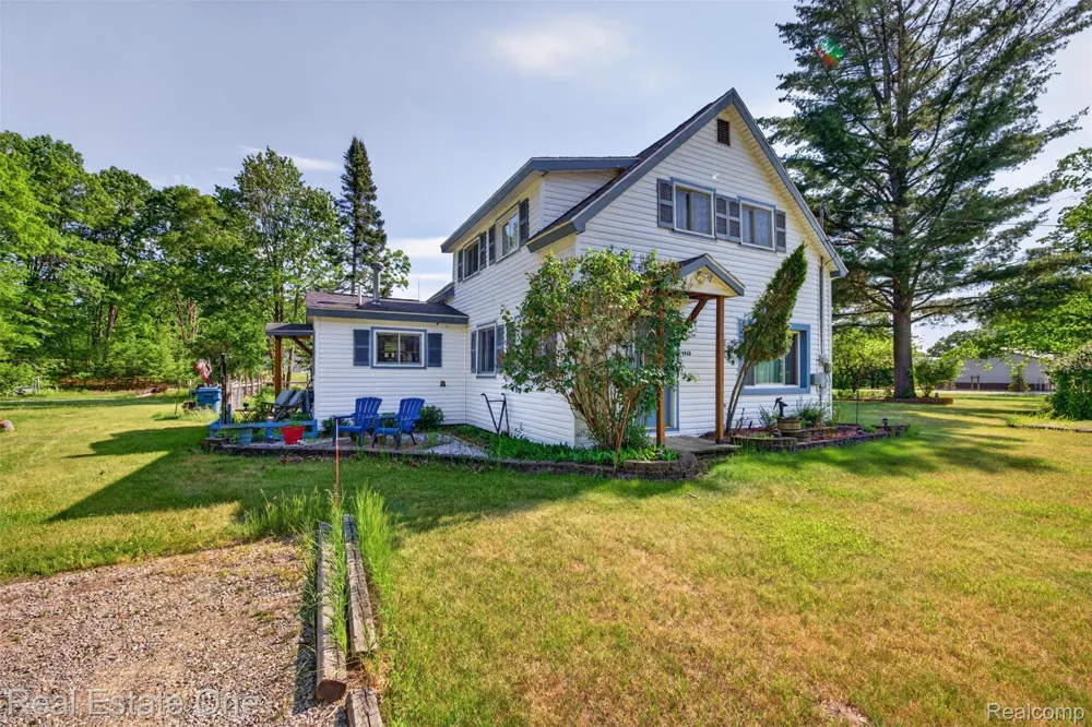 4489 W School Road W Markey Township, MI 48653