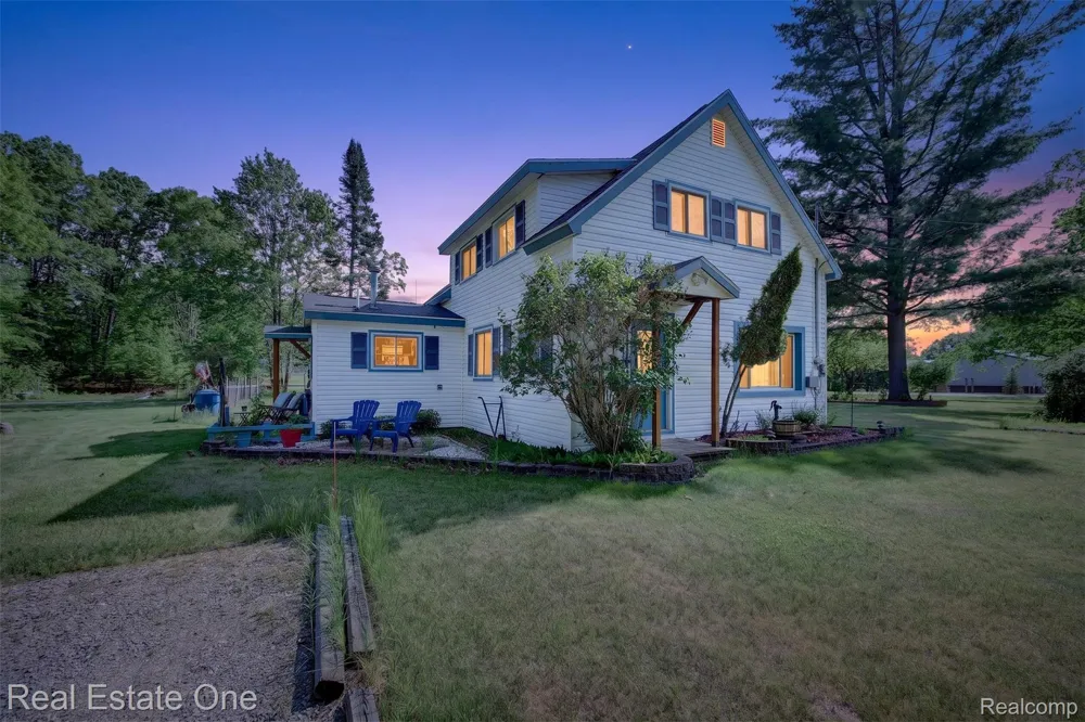 4489 W School Road W Markey Township, MI 48653
