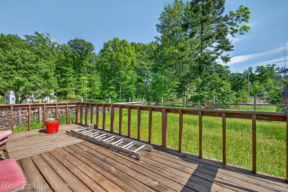 4489 W School Road W Markey Township, MI 48653