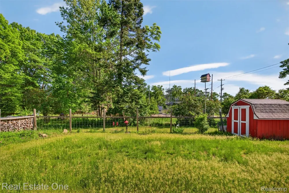 4489 W School Road W Markey Township, MI 48653