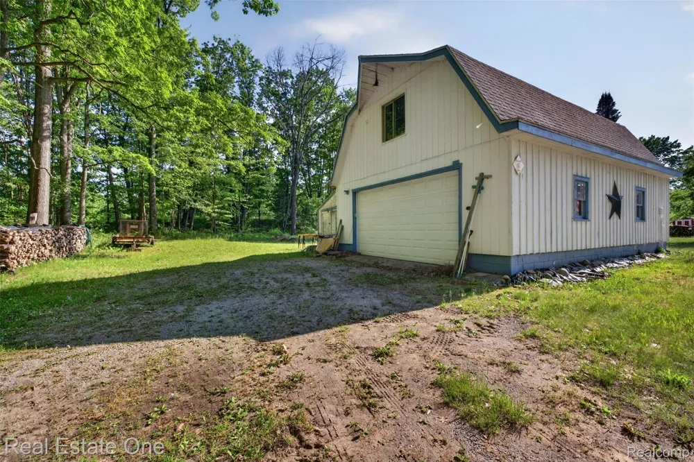 4489 W School Road W Markey Township, MI 48653