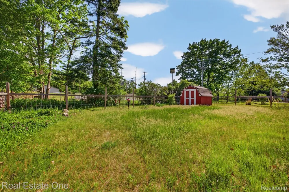 4489 W School Road W Markey Township, MI 48653