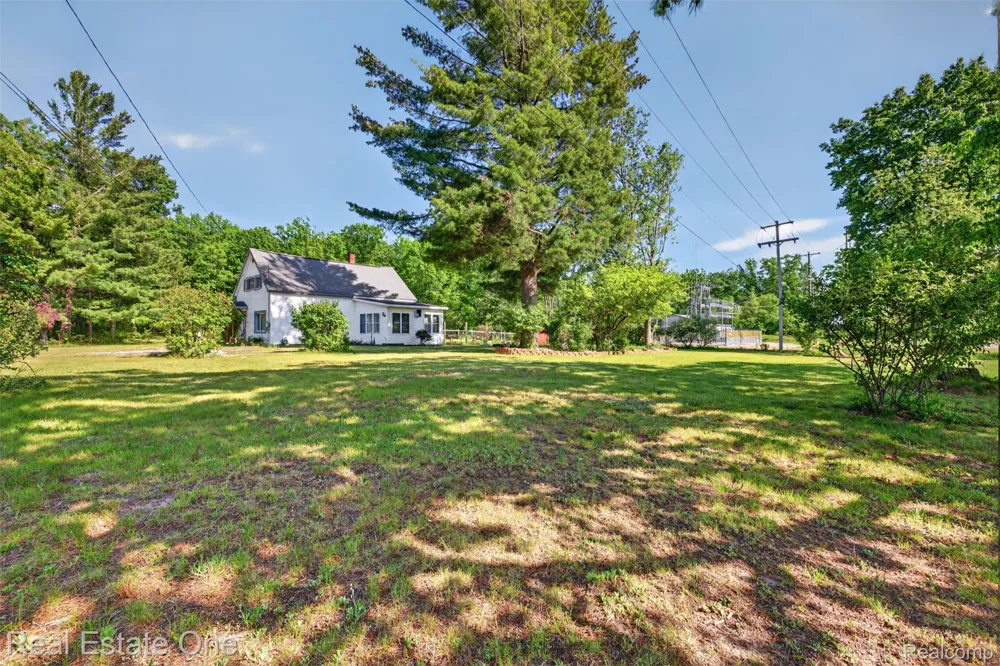 4489 W School Road W Markey Township, MI 48653