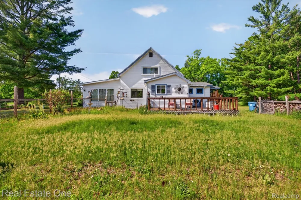 4489 W School Road W Markey Township, MI 48653