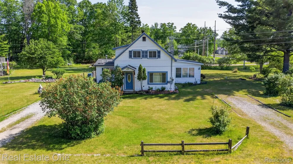 4489 W School Road W Markey Township, MI 48653