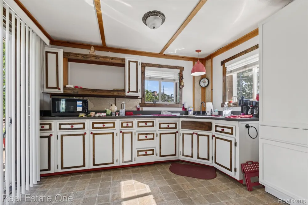 4489 W School Road W Markey Township, MI 48653