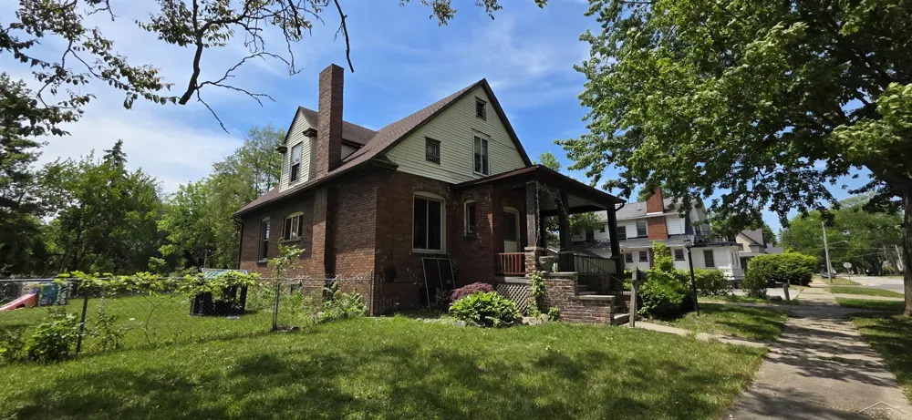 413 Waller Street Saginaw City, MI 48602