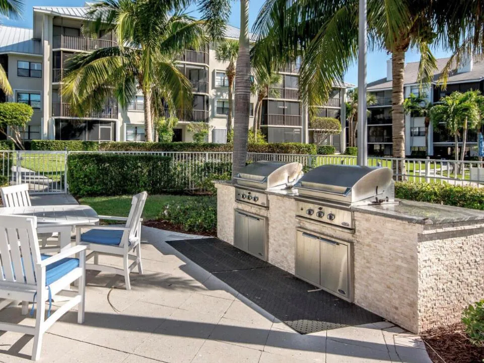 133 Bay Colony Drive Juno Beach, FL 33408