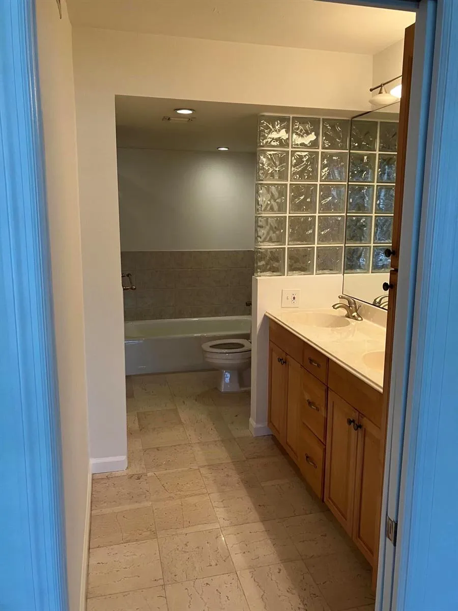 133 Bay Colony Drive Juno Beach, FL 33408