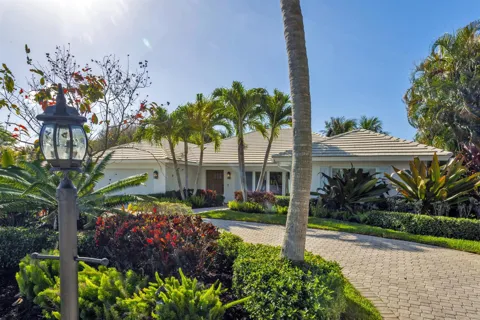 2720 Cardinal Circle