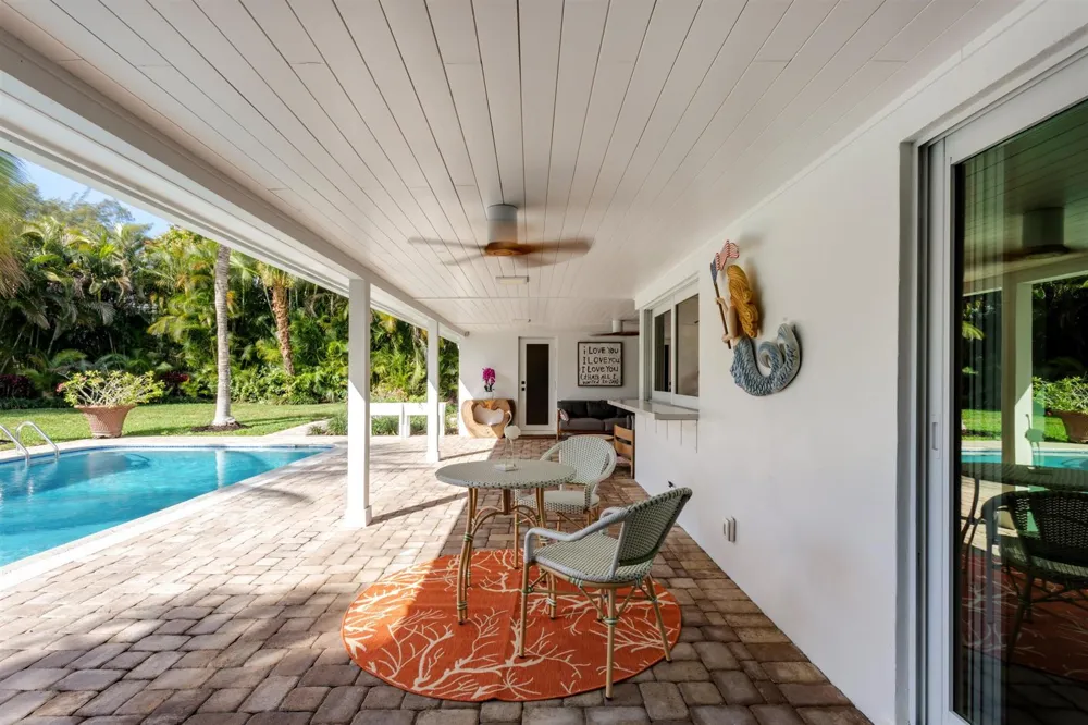 2720 Cardinal Circle Gulf Stream, FL 33483