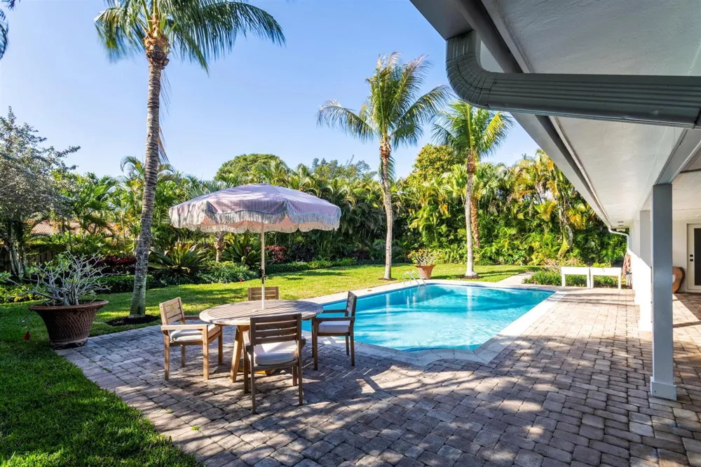 2720 Cardinal Circle Gulf Stream, FL 33483