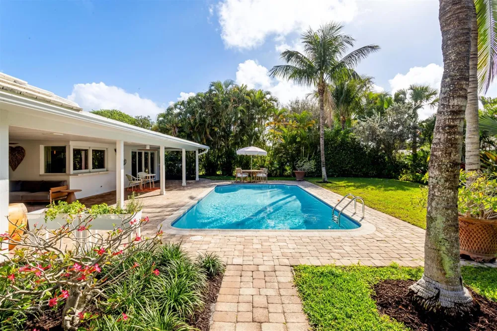 2720 Cardinal Circle Gulf Stream, FL 33483
