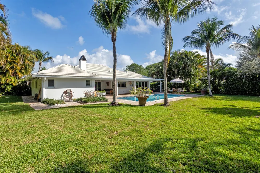 2720 Cardinal Circle Gulf Stream, FL 33483