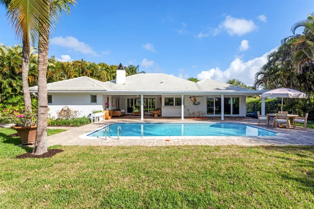 2720 Cardinal Circle Gulf Stream, FL 33483