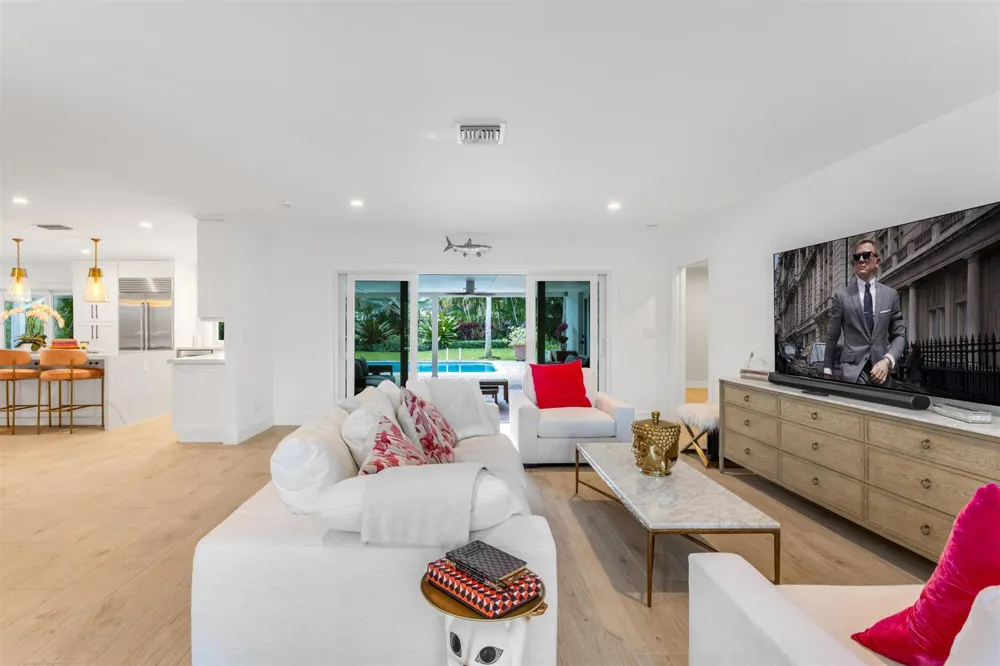 2720 Cardinal Circle Gulf Stream, FL 33483