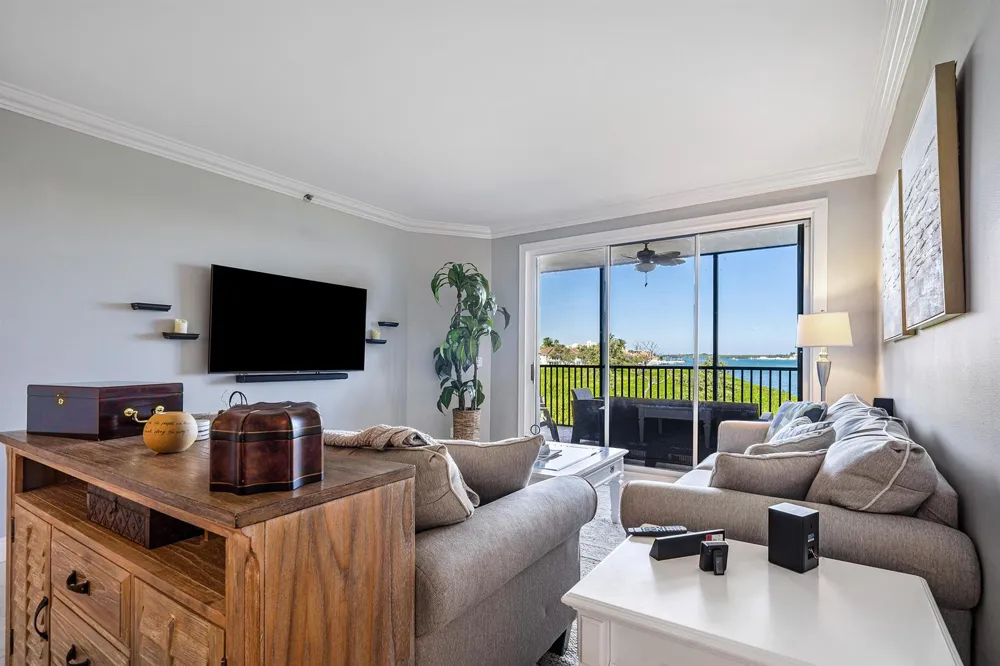200 Waterway Road #204 Tequesta, FL 33469